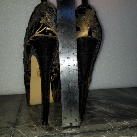 Exotic styling Paper Fox Platform Stiletto Pumps - Picture 4 of 10